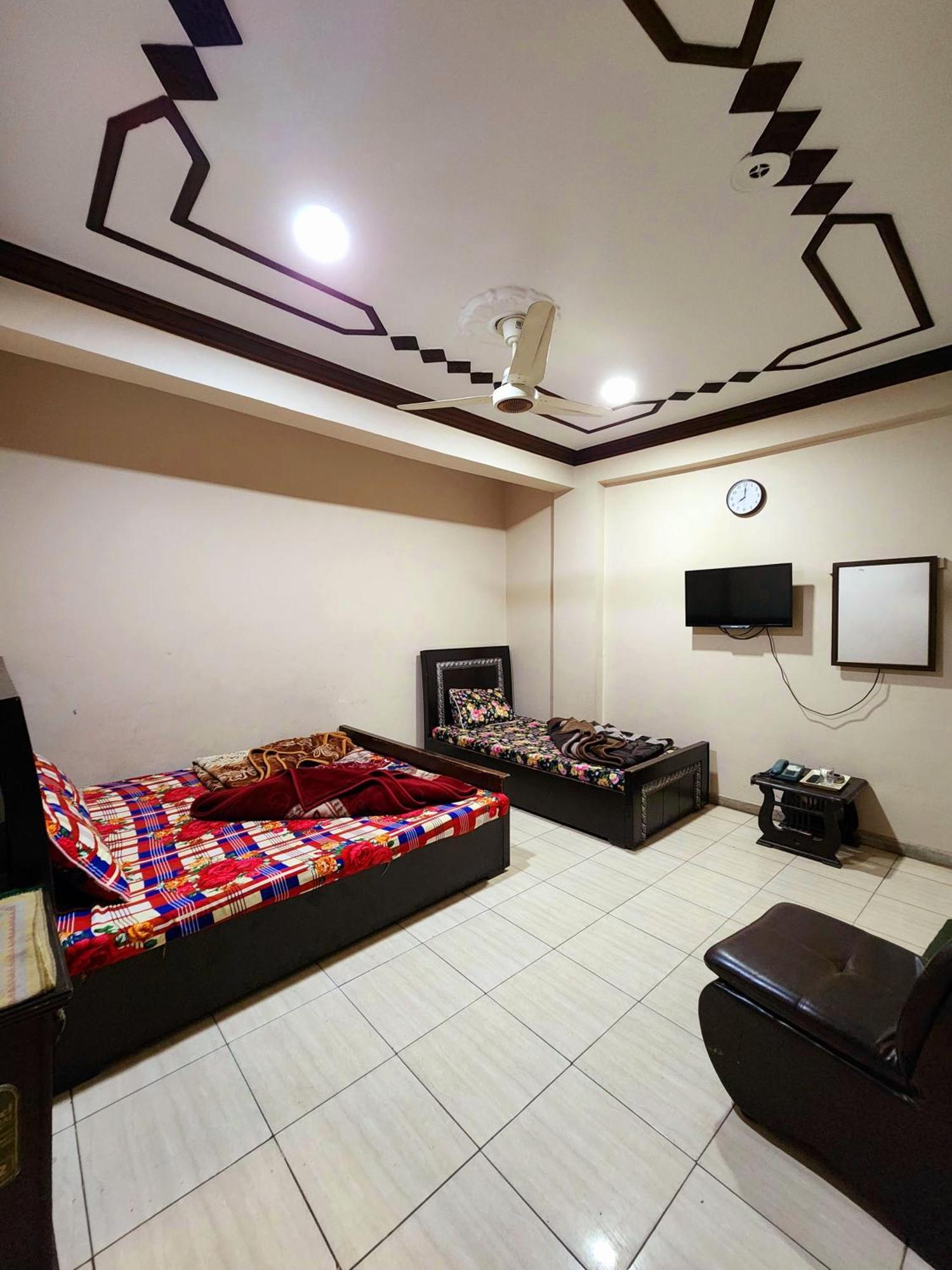 Hotel New Taj International Rawalpindi Bagian luar foto